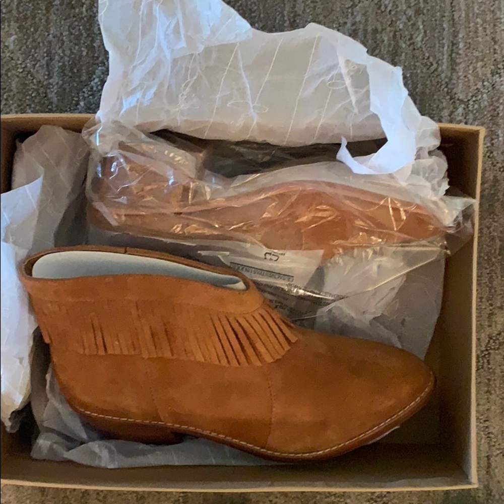 Boots - Picture 1 of 3